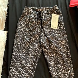 Lulu Lemon Jet Crop